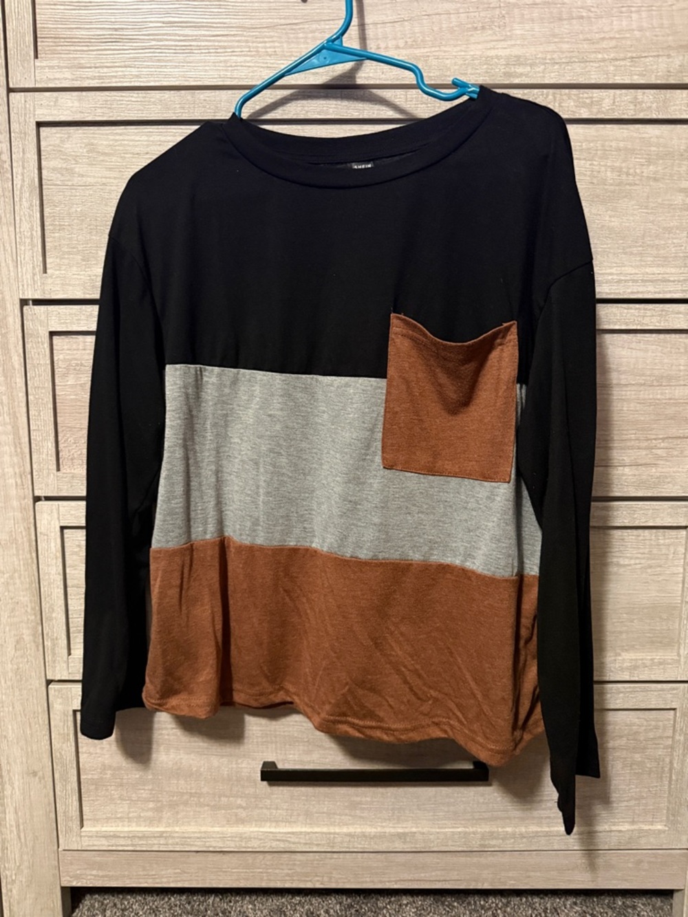 SHEIN Black Gray Brown Colorblock Long Sleeve Pocket Tee